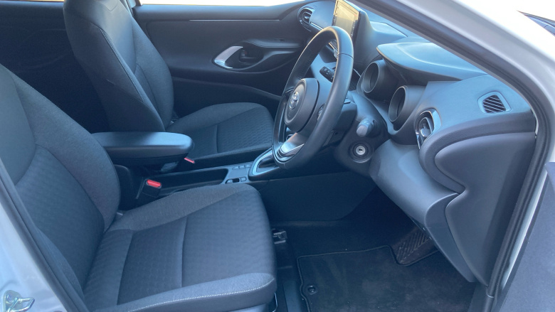 Toyota Yaris 1.5 Hybrid Design 5dr CVT Hybrid Hatchback